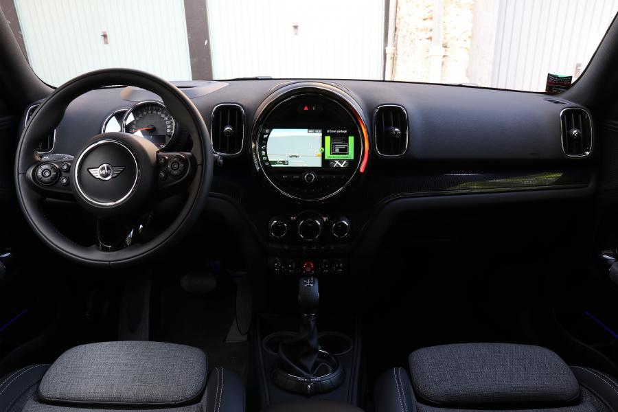 Торпедо Mini Cooper Countryman 2017 года  (WW) (фото 16 из 18)